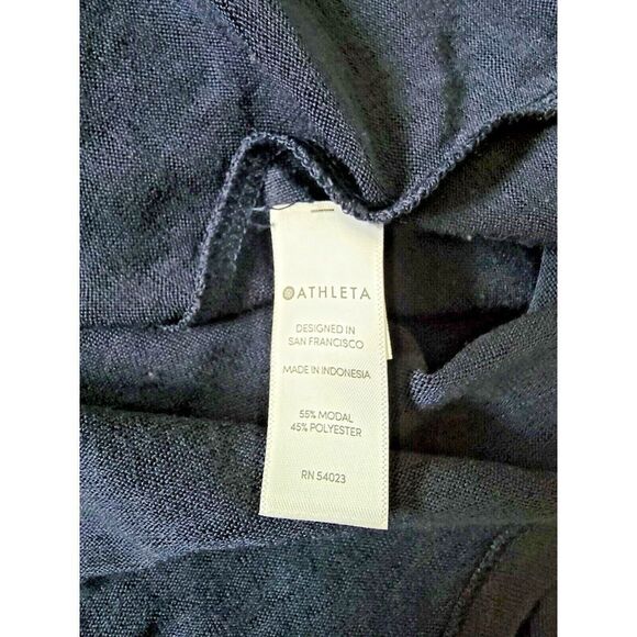 Athleta XS Top Shirt Navy Blue Long Sleeve Scoop Neck Peek a Boo Back Sz XS - Picture 5 of 5